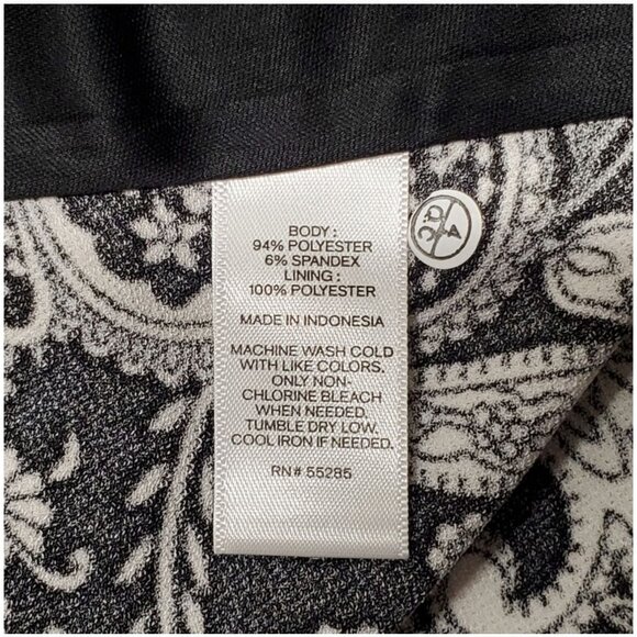 Express Black and White Sleeveless Paisley Print Keyhole Top XSmall - Picture 10 of 11